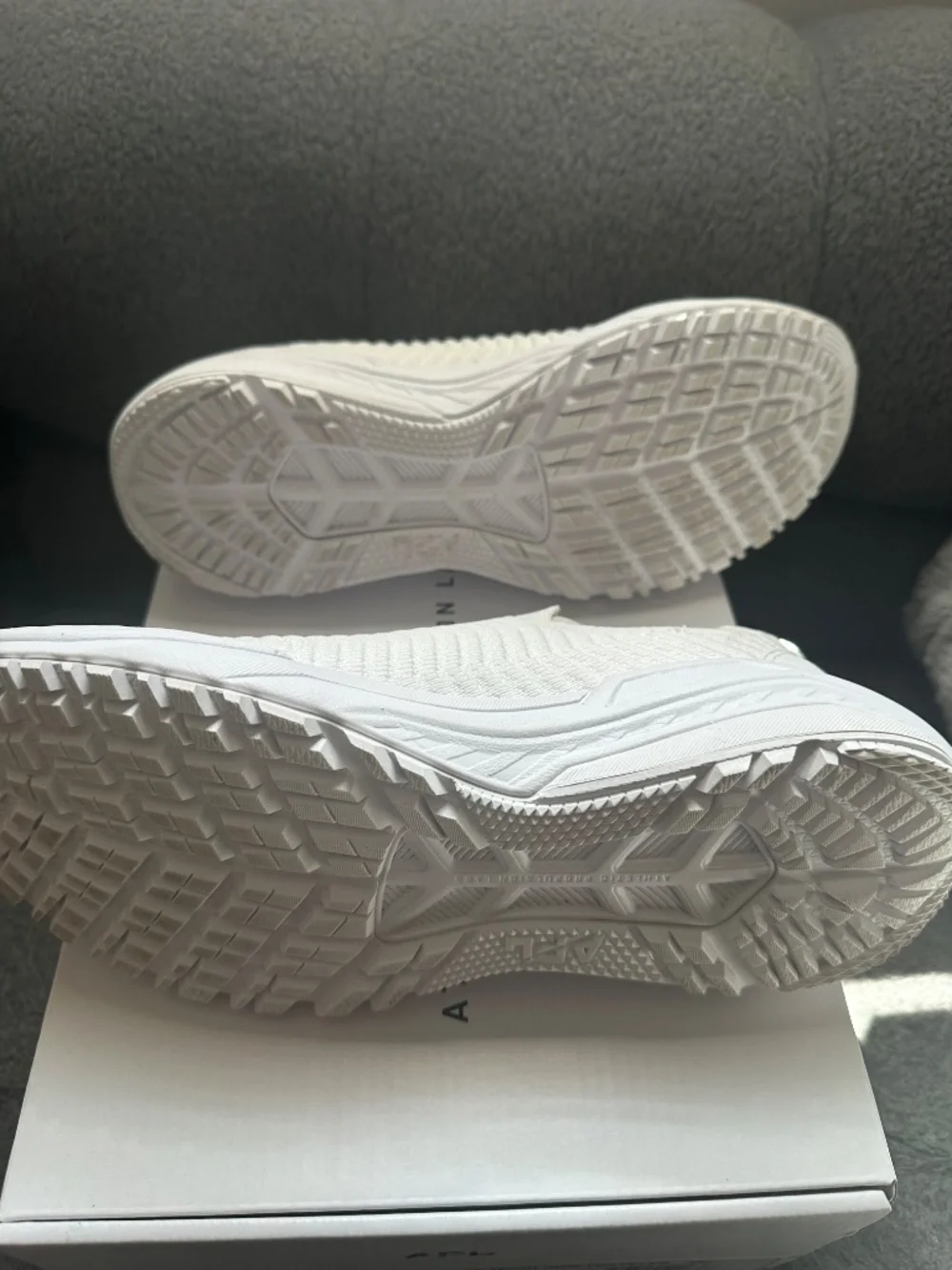 APL Women's TechLoom Traveler in White size 8